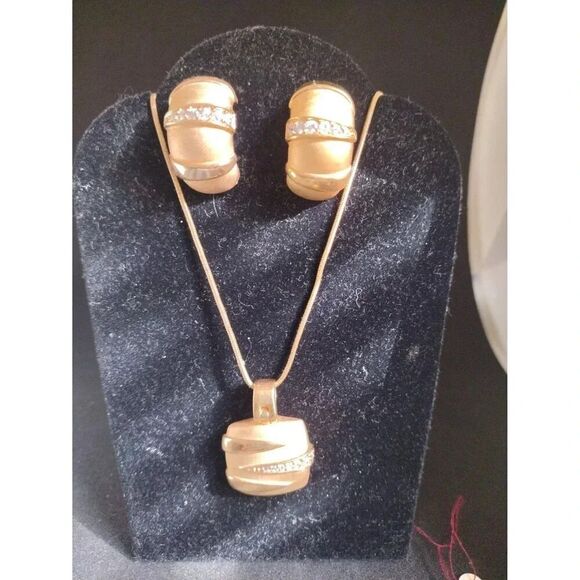 Gold Plated Saudi Style 18" Snake Necklace with Gold Chunk Hoop Earrings - Picture 1 of 5